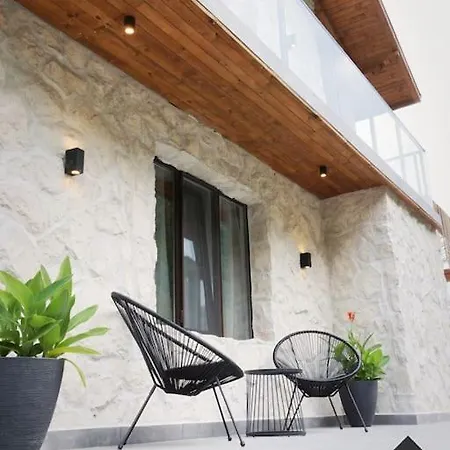 Valmont Luxury * Glozhene