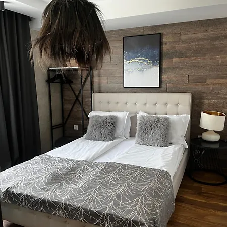 Valmont Luxury * Glozhene